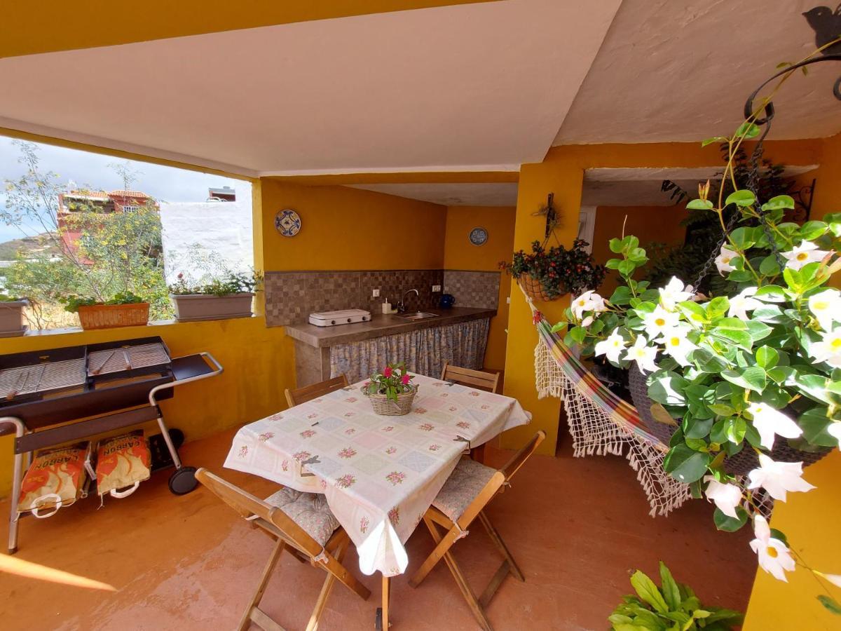 Casa Maestro Lelo - Acogedora Casa Rural Canaria Con Patios Y Jardines De Flores Las Palmas de Gran Canaria Exterior photo