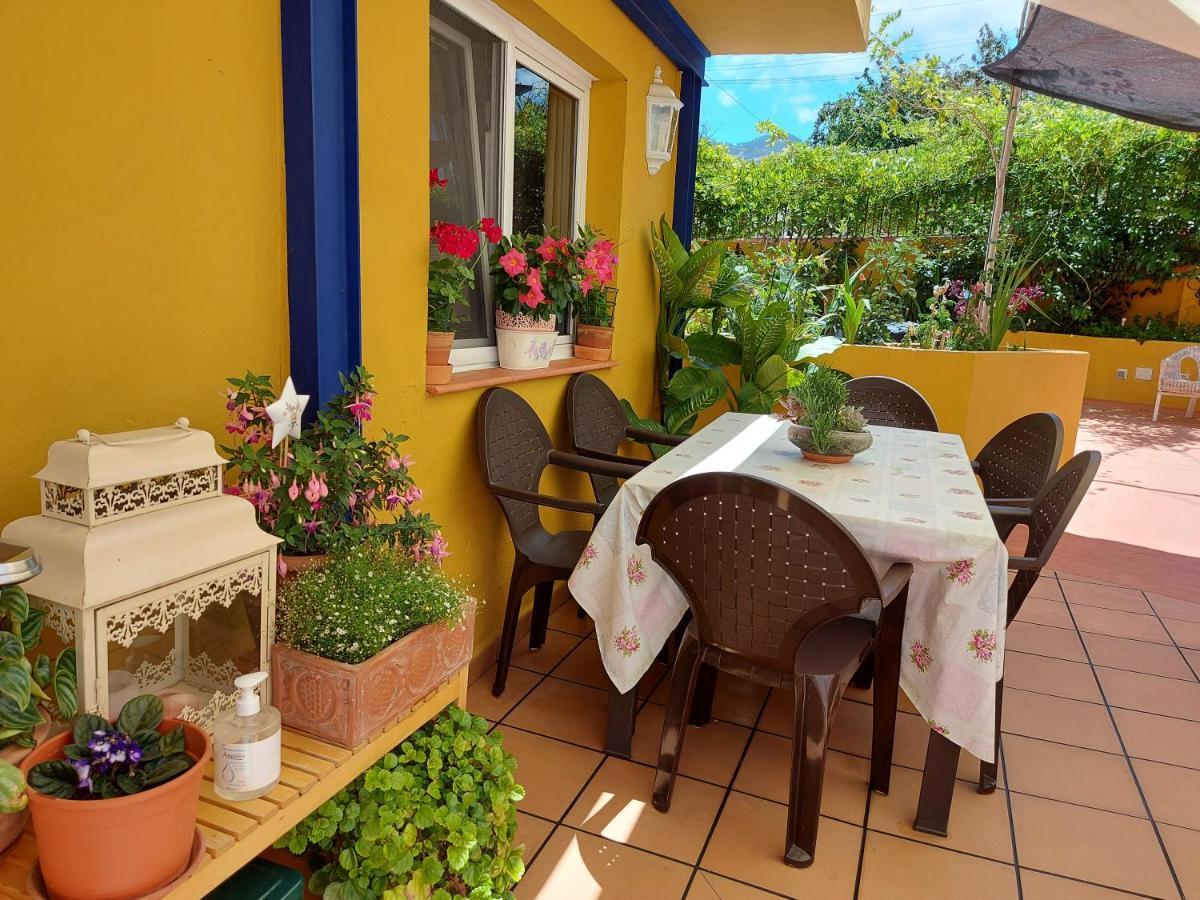 Casa Maestro Lelo - Acogedora Casa Rural Canaria Con Patios Y Jardines De Flores Las Palmas de Gran Canaria Exterior photo